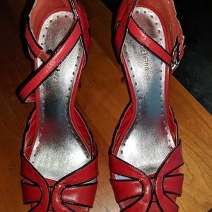 BCBGirls red pumps like new